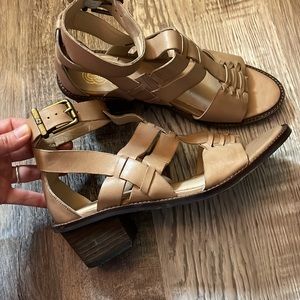 Elliott Lucca sandals